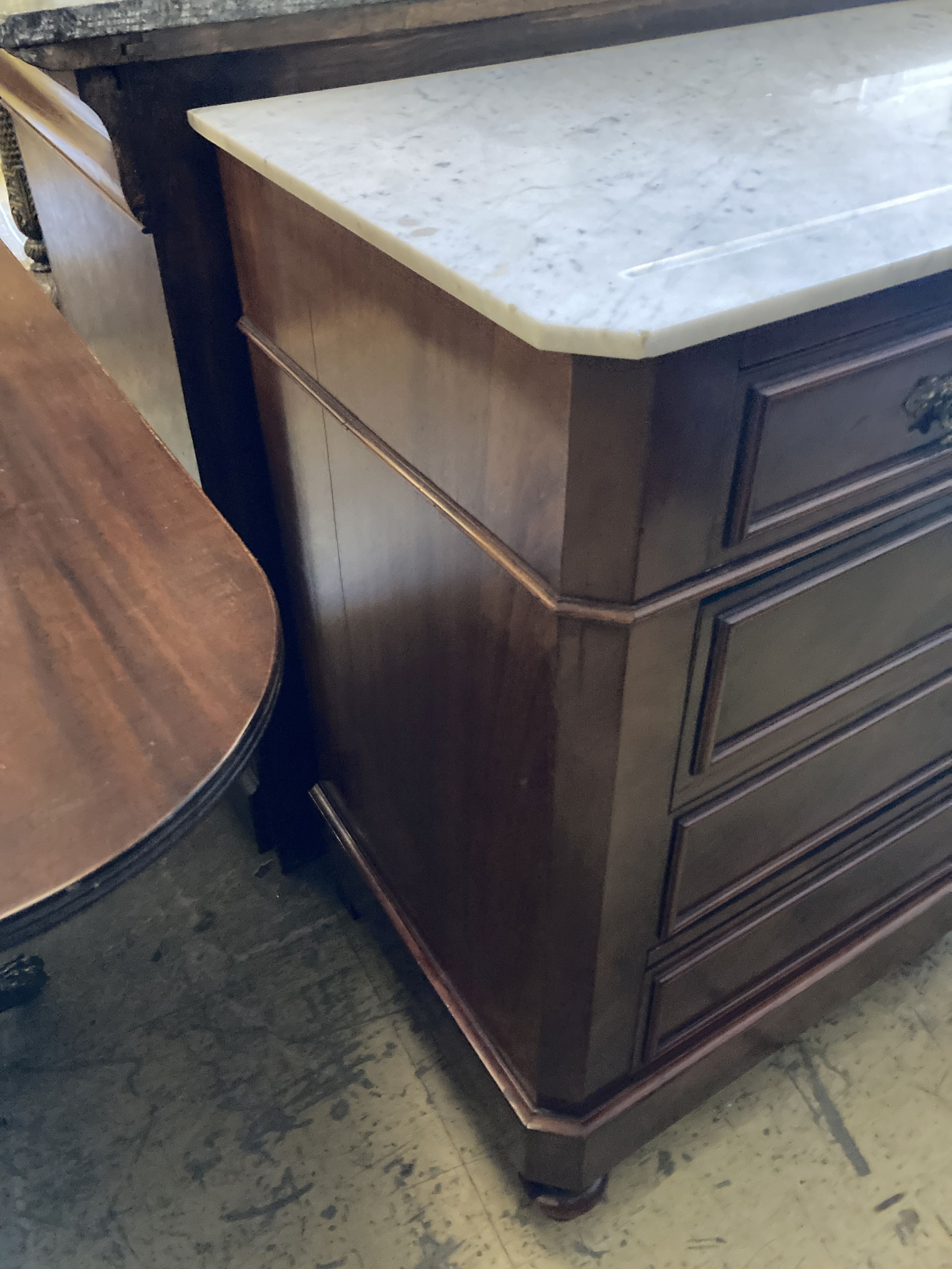 A 19th century French walnut commode with marble top, width 97cm, depth 46cm, height 86cm